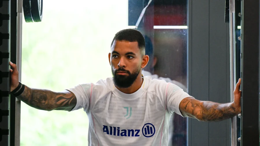 Juventus : Douglas Luiz divise les supporters : le garder ou le laisser partir ?