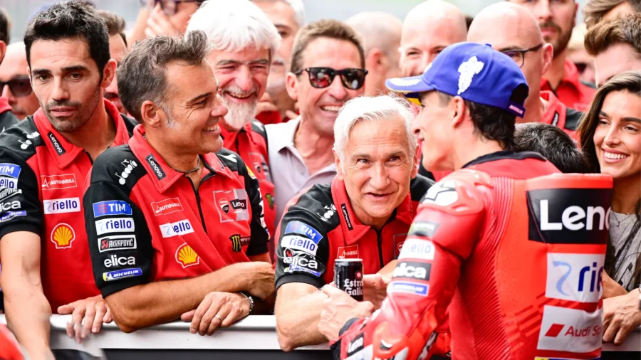 Fête sauvage avec Marc Marquez, Michele Pirro et l’équipe Ducati sous le feu des critiques