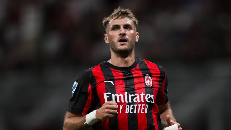 Santiago Gimenez s’exprime clairement sur son avenir à l’AC Milan