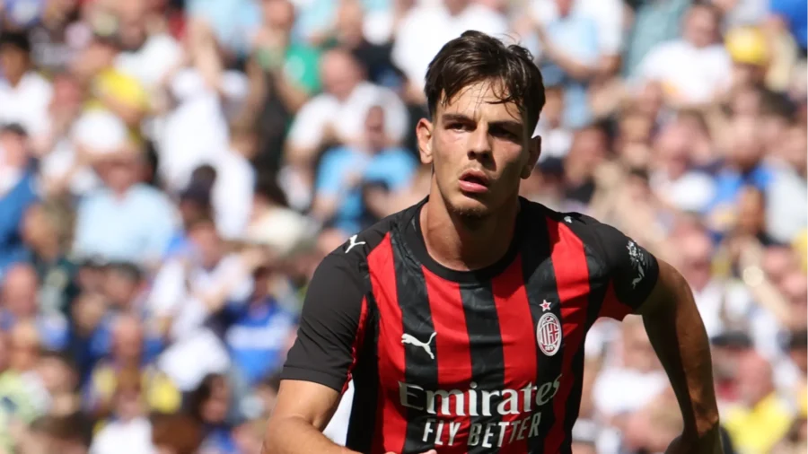 Milan : présentation de toutes les nouvelles recrues à San Siro avant le match contre Bari