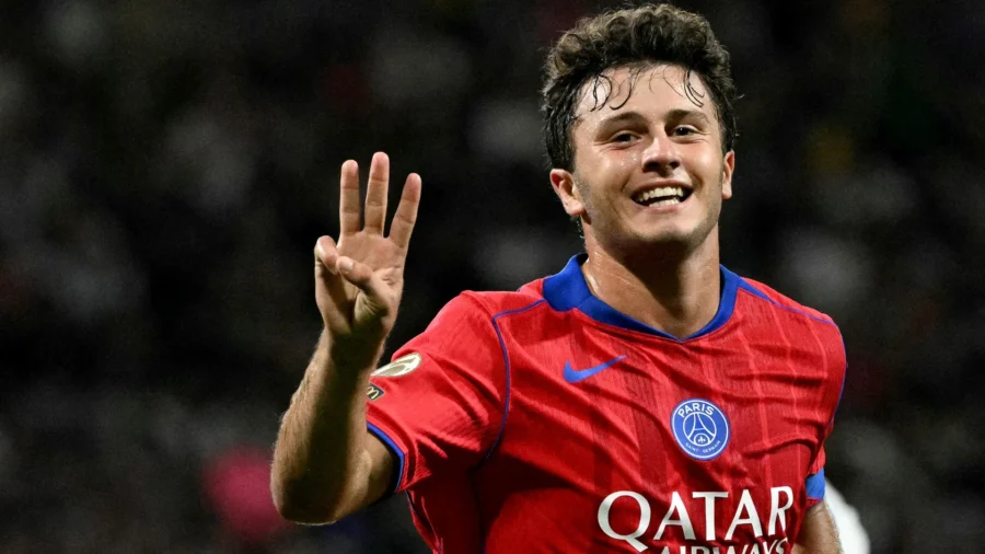 Le Paris Saint Germain version Jannik Sinner est discuté