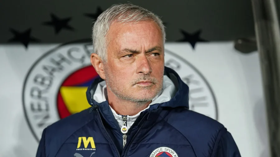 José Mourinho en blanc avec Benfica, Bodo/Glimt manita