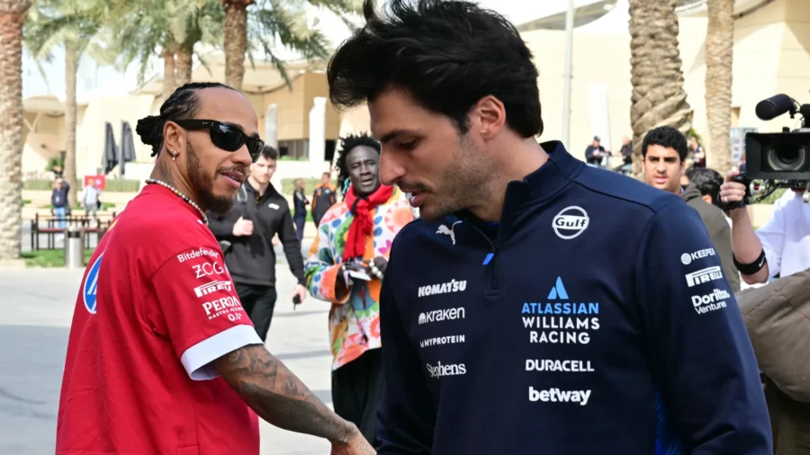 Ferrari : Lewis Hamilton en crise, Carlos Sainz intervient