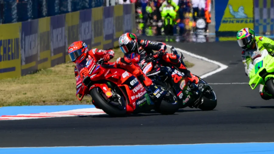 MotoGP Hongrie : Marc Marquez maître, Bezzecchi sur le podium. Bagnaia revient dans le Top 10