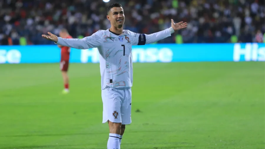 Qualifications pour la Coupe du monde : Cristiano Ronaldo n’en finit pas, Dusan Vlahovic lance la Serbie