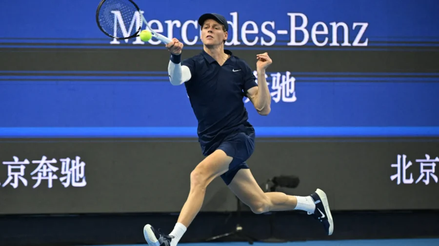 Quand Jannik Sinner joue à Pékin : histoire avec De Minaur