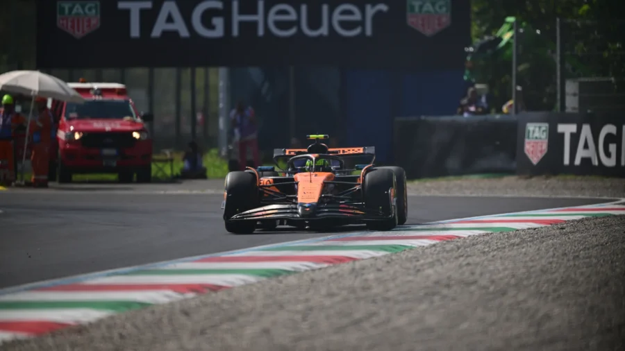 Seul Lando Norris devance la Ferrari de Charles Leclerc lors de la deuxième séance d’essais libres de Monza.