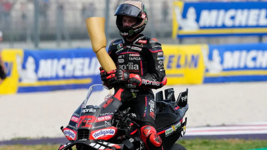 Misano : Marco Bezzecchi célèbre avec le Garpez, mais n’est pas satisfait