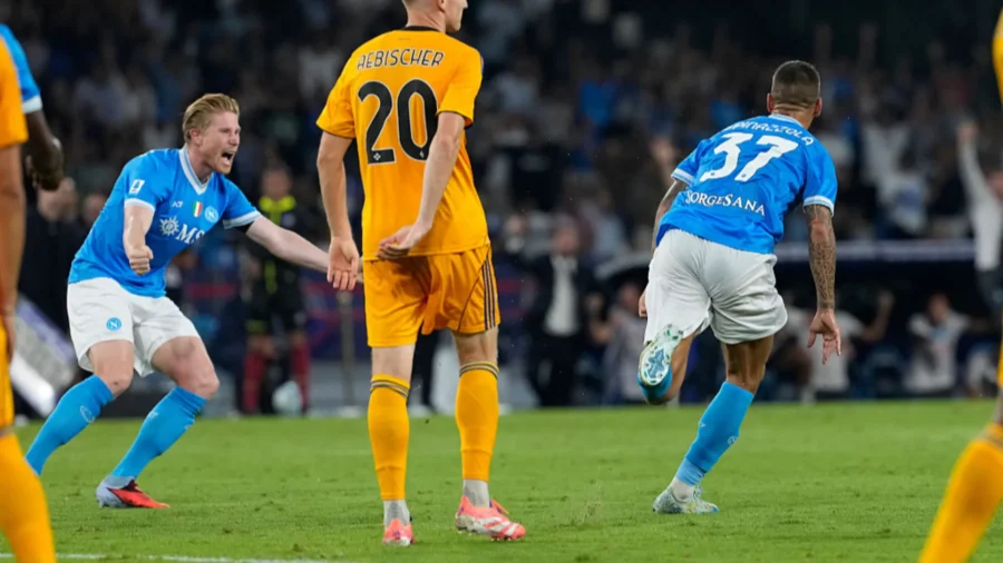 Naples, première échappée du Scudetto : trio à Pise pour une victoire au poker