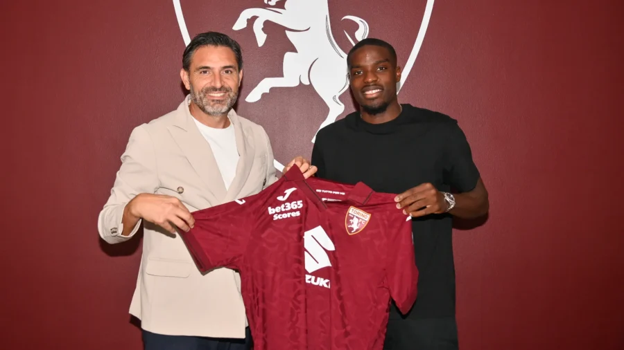 Le Torino arrête trois ballons et marque le dernier coup.