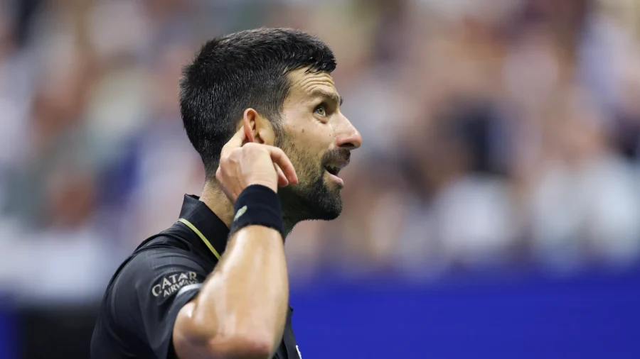 Novak Djokovic entre dans l’histoire en battant un nouveau record de longévité