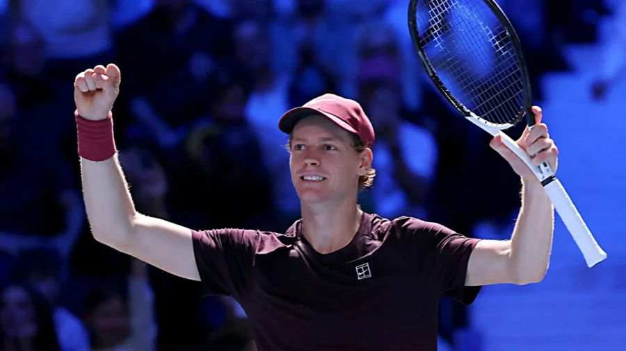 Jannik Sinner bat Alexander Zverev en boitant et révèle son secret