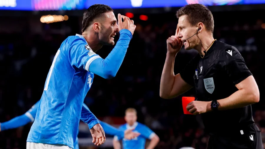 Lorenzo Lucca évacue sa nervosité par un mauvais geste : il se retrouve sous la douche