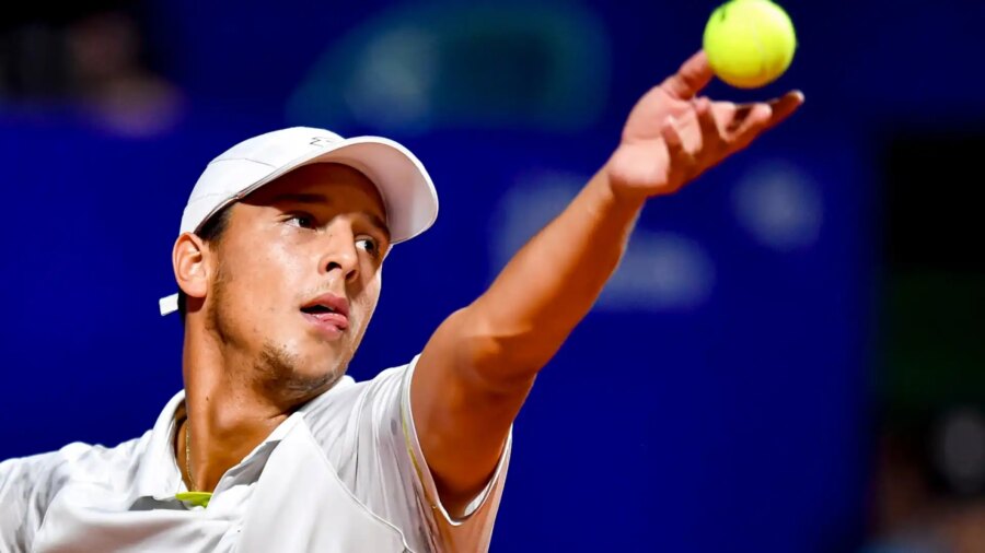 Luciano Darderi immédiatement éliminé à Paris, double tie-break amer