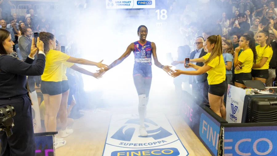 Une Paola Egonu extraordinaire bat Conegliano, la Supercup est à Milan