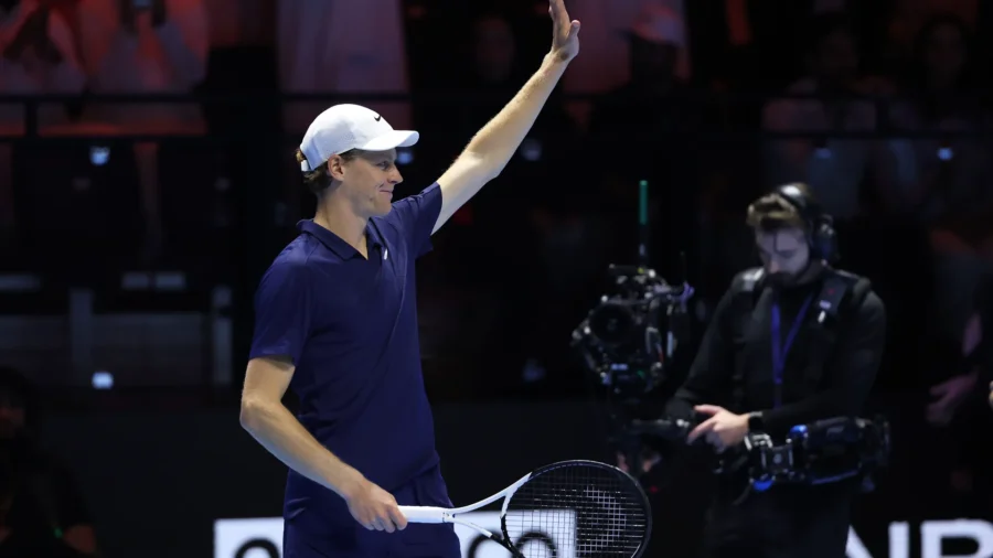 Jannik Sinner rejoint Carlos Alcaraz en finale du Six Kings Slam : Djokovic éliminé en deux sets