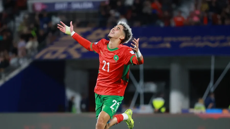 Yassir Zabiri, le nouveau phénomène du football marocain, fait la queue
