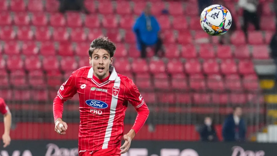 Monza gagne à Pescara et est premier