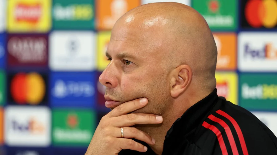 Arne Slot en danger : Liverpool cherche un remplaçant en Italie