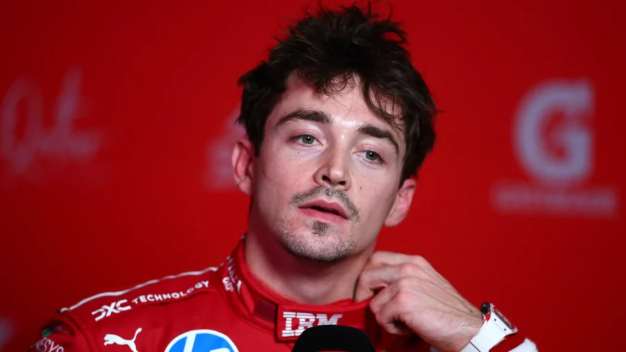 Charles Leclerc furieux contre Carlos Sainz : le geste de l’Espagnol fait polémique