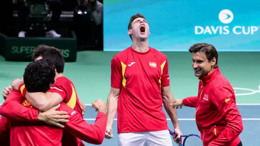 Coupe Davis, l’Espagne se réjouit avant la finale contre l’Italie. Alcaraz exulte sur les réseaux sociaux