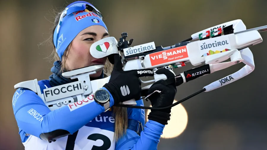 Dorothea Wierer sur le podium, Lisa Vittozzi presque au pied du mur.