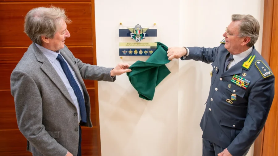 IMF, plaque de reconnaissance dévoilée au musée historique de la Guardia di Finanza