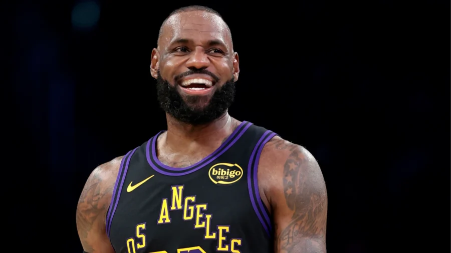 NBA : Les Lakers gagnent mais le record de LeBron James est battu