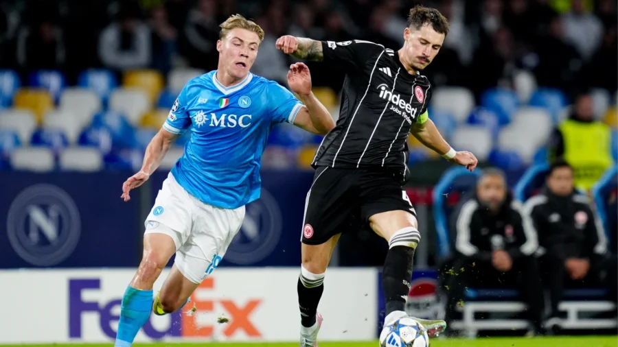 Naples, l’attaque ne fait pas le poids en Ligue des champions : elle se solde par un match nul sans but contre l’Eintracht Francfort.