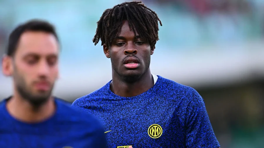 Bisseck, coupable d’une faute à Vérone-Inter, la Roma est également furieuse