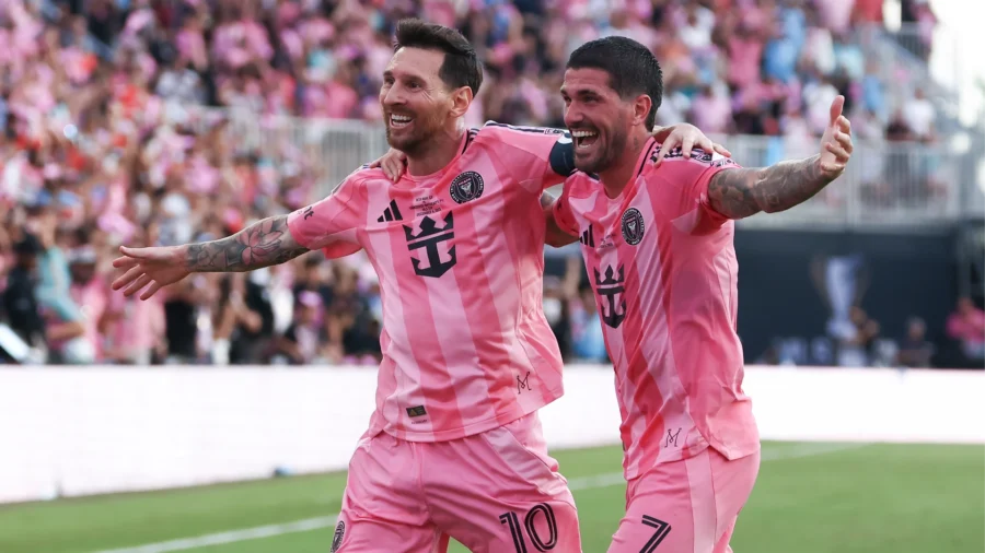 Lionel Messi, champion de la MLS, soulève son 48e trophée en carrière