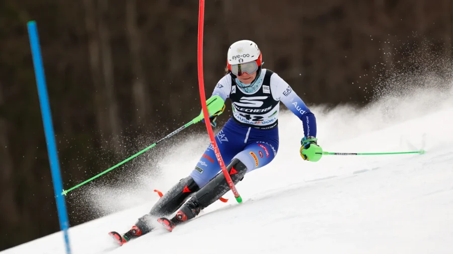 Lucrezia Lorenzi se retire, avec dédicace à la mémoire de sa sœur Matilde